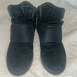 Adidas tubular invader strap sued shoes